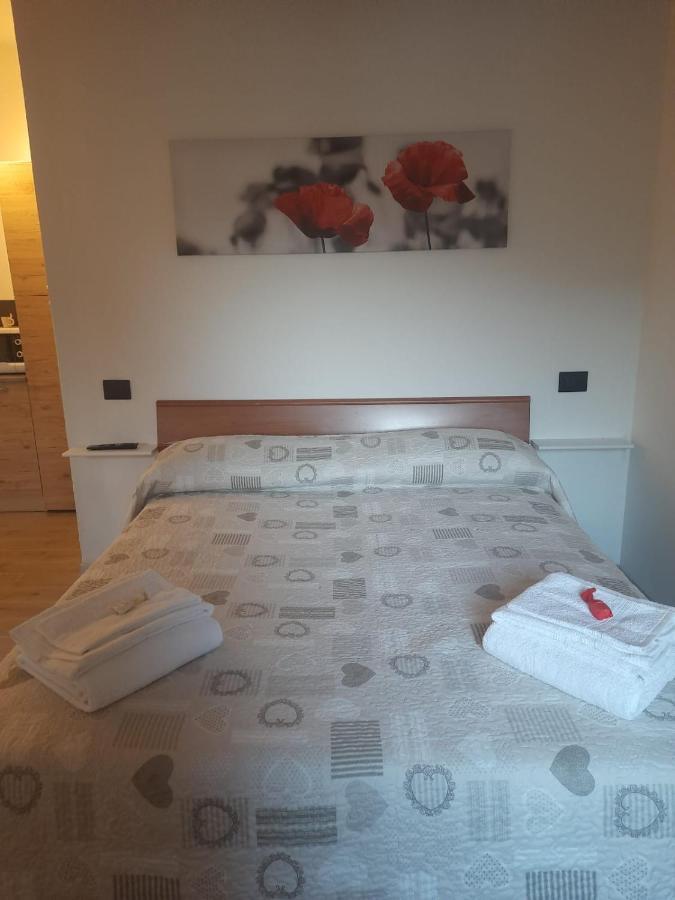 La Rondine Appartement Roccasparvera Buitenkant foto