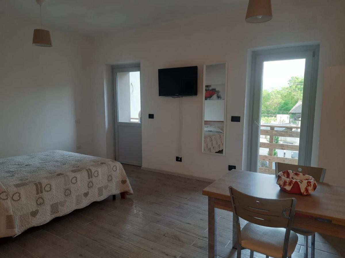 La Rondine Appartement Roccasparvera Buitenkant foto